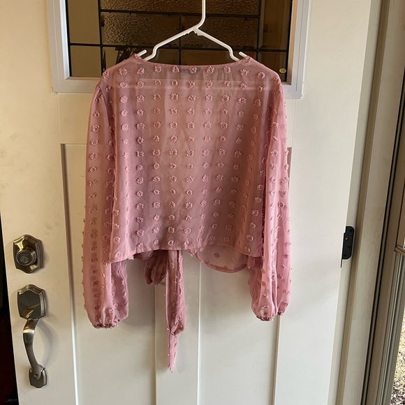 SHEIN Curve Pink Swedish Wrap Polka Dot Puff Cropped Wrap Around Blouse - Picture 7 of 7